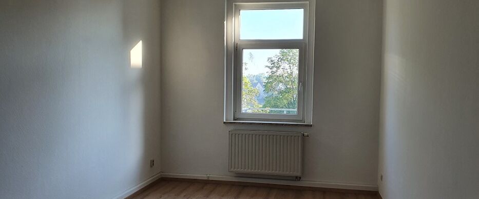 *Schöne, helle 3-Zimmer Wohnung*2. OG*Balkon* neu saniertes Bad in Plauen - Photo 1