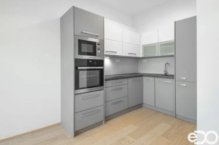 Pronájem atraktivní bytové jednotky 2+kk/T + garážové stání, 74 m - Photo 2