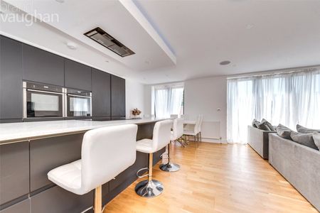 4 bedroom detached house to rent - Photo 5