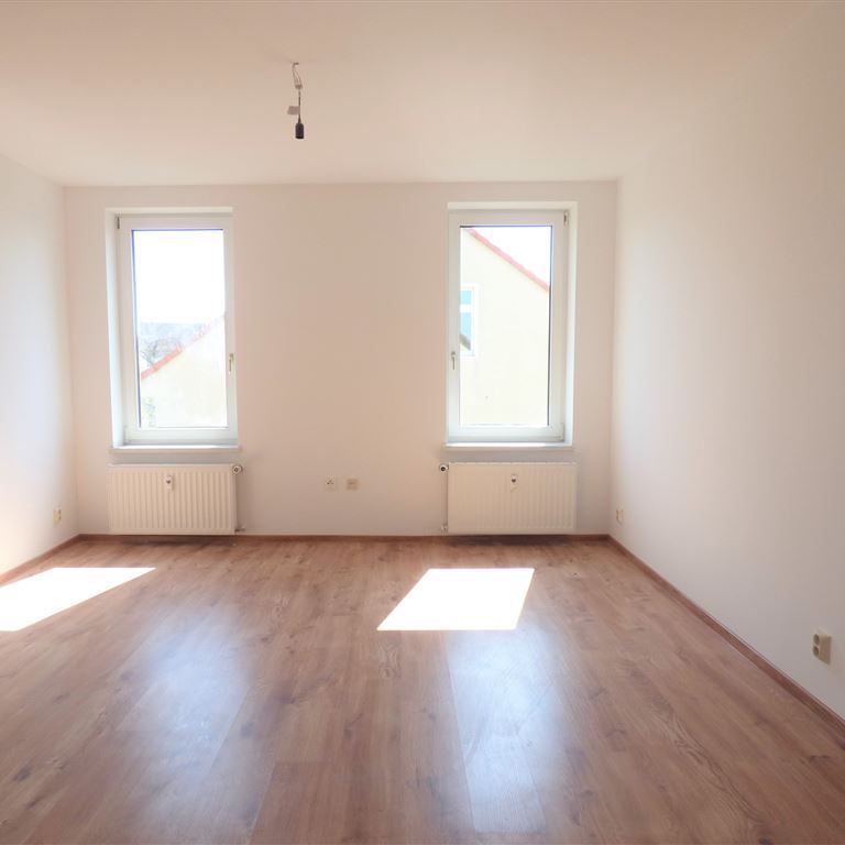 Ideal für Singles, junge Paare! Tolle 2-Raum Whg im DG. Bad m. Fenster, Wanne und Dusche! - Photo 1