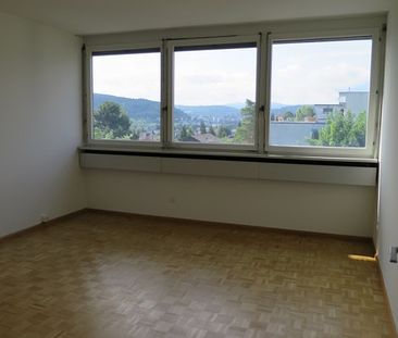Helle 3,5- Zimmerwohnung mit grossem Balkon - Photo 2
