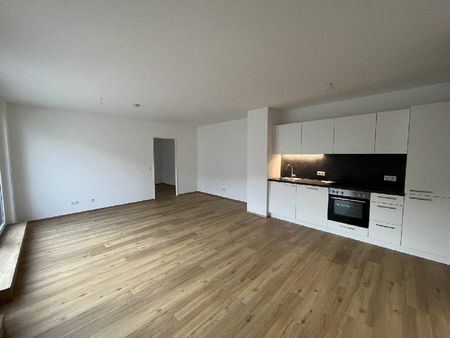 Helle und gemütliche 3-Zimmer-Wohnung mit großzügiger Außenfläche - Photo 4