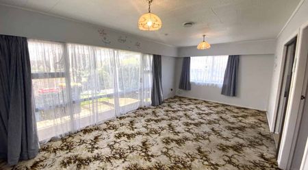 Tidy Two Bedroom Brick Unit - Photo 2