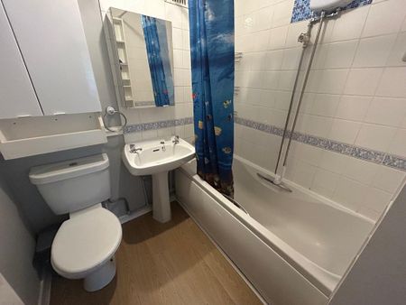 2 bedroom flat to rent - Photo 5