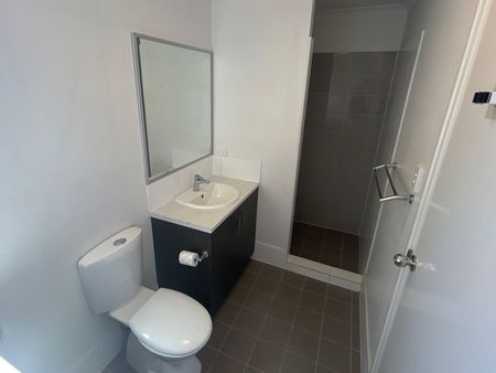 Charming Close to City Centre - Photo 4