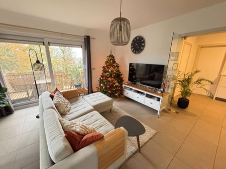 Wevelgem - Appartement met 2 slaapkamers, terras en garage - Photo 2