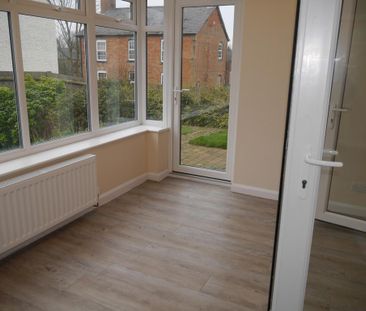 3 bedroom semi-detached house to rent - Photo 2