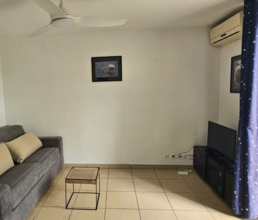 Location Appartement 1 pièce 26m² LES AVIRONS 97425 - Photo 1