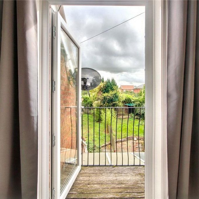 3 bedroom end of terrace house to rent - Photo 1