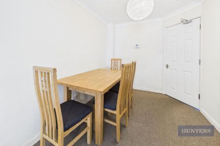 4 bedroom terraced house to rent - Photo 3