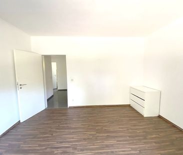 Irrel: Dreizimmerwohnung mit großer Terrasse, Garten, Stellplatz un... - Photo 1