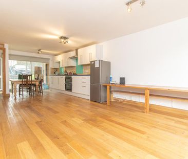 4 bedroom terraced house to rent - Photo 3