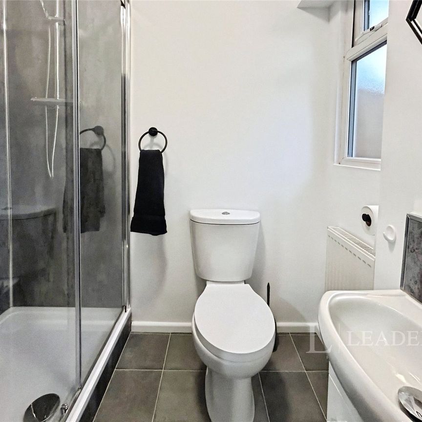 4 bedroom bungalow to rent Randolph Close, CV31 - Photo 1