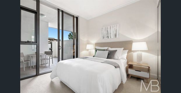 A CHIC LIFESTYLE IN A PREMIUM WATERSIDE COMMUNITY - Photo 1