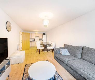 3 bedroom flat to rent - Photo 3