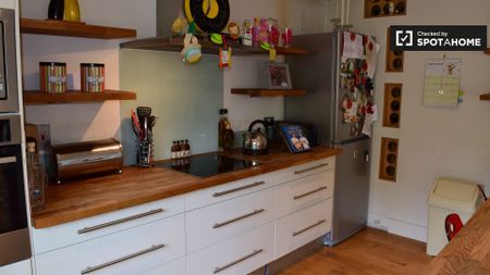 Interior room in 5-bedroom apartment in Rathfarnham, Dublin - Photo 4