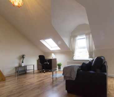 Flat 6, 2 MOOR VIEW Leeds - LS6 1AQ - Photo 2