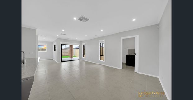 Bright and Spacious Family Home In Manor Lakes!!! - Photo 1