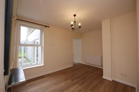 1 bedroom ground floor flat to rent - Photo 5