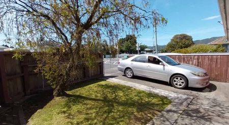 Alicetown Quality 3brm Townhouse - Photo 2