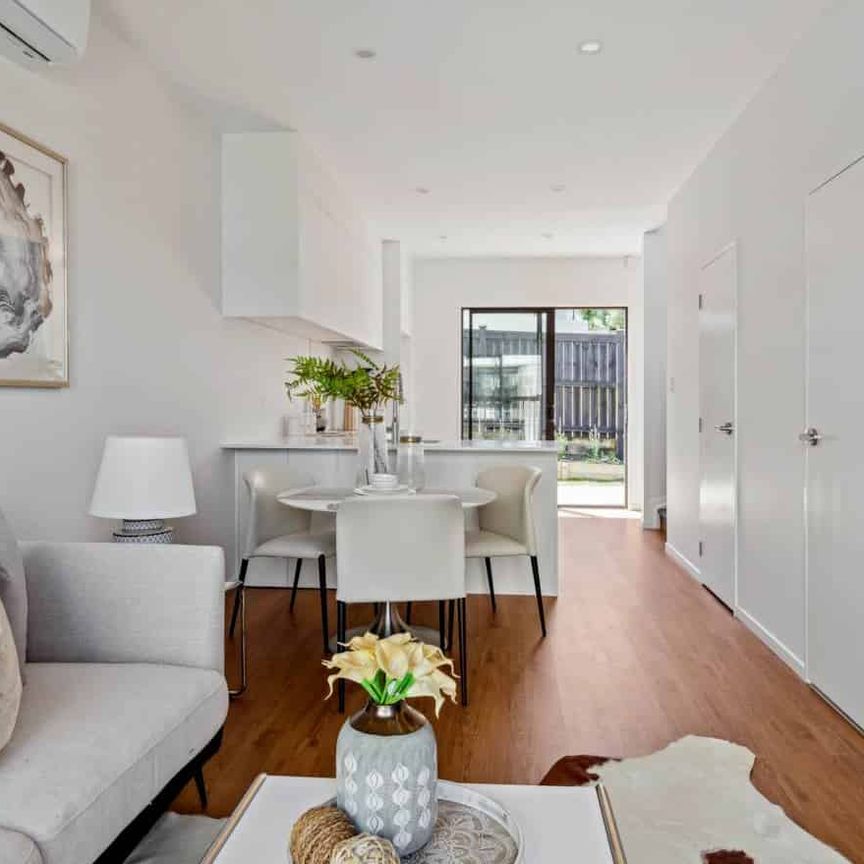 2 Beds Chic New House In West Harbour - Photo 1