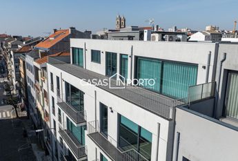 T4 Penthouse de charme com 2 terraços aos Aliados