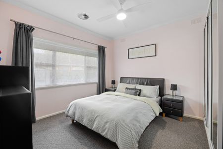 986 Wewak Street, North Albury NSW 2640 - House For Rent | Domain - Photo 4