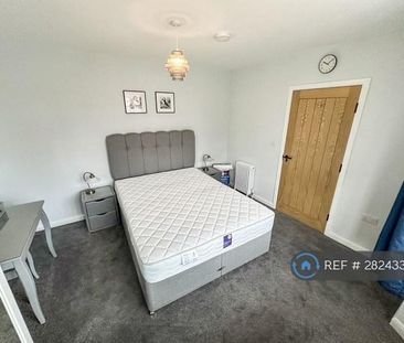 1 bedroom in a house share to rent - Photo 4