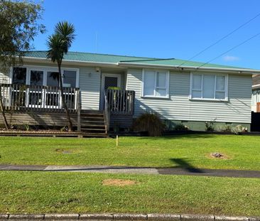 3-Bedroom Home in Prime Pakuranga Location - Photo 2