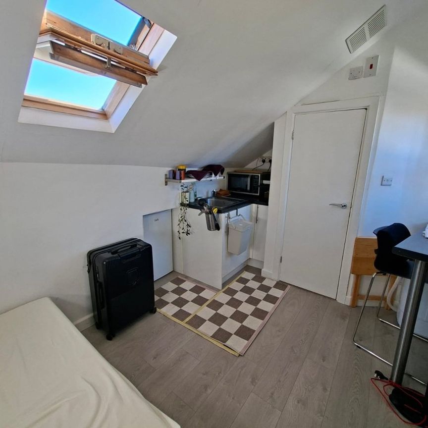 Studio Flat, Hilsea Street, E5 - Photo 1