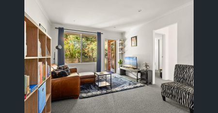 Beautifully Peaceful 2-Bed Apartment - SHORT TERM LEASES AVAILABLE - Min 3 months stay - Photo 3