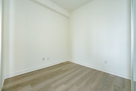 For Lease - 6 David Eyer Road Unit# 409, Richmond Hill, Ontario - Photo 3