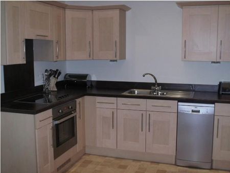 2 bedroom flat to rent - Photo 3