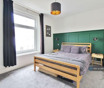 3 bedroom terraced house to rent - Photo 6
