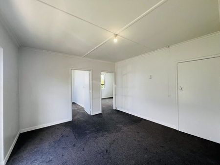 Kew, 2 bedrooms, $420 pw - Photo 2