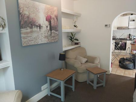 1 bedroom semi-detached house to rent - Photo 2