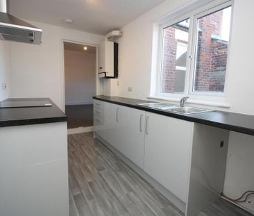 3 bedroom flat to rent - Photo 5