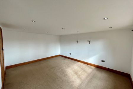 High Street, Thetford, Feltwell - Photo 4