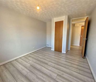 Vernon Terrace, Northampton, Northamptonshire, NN1 - Photo 4