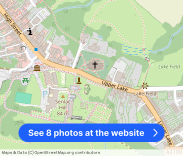 Lily Close - Photo 1