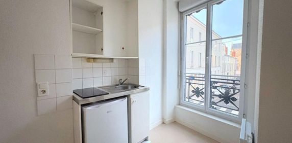 Location Appartement 1 pièce 23m² ROANNE 42300 - Photo 2