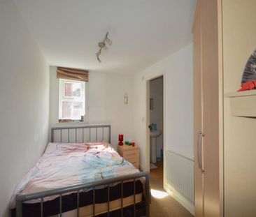 1 Bedroom Apartment To Let - Photo 5