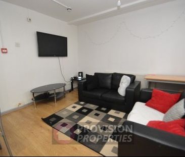 3 Bedroom Flat, Hyde Park, Leeds - Photo 3