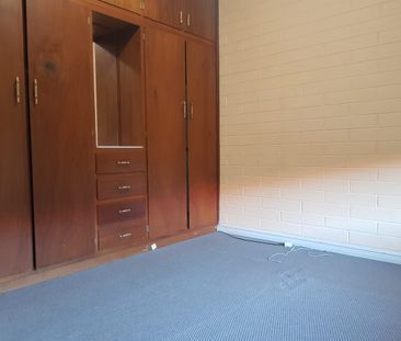 Midway between the City and the Beach… - Photo 2