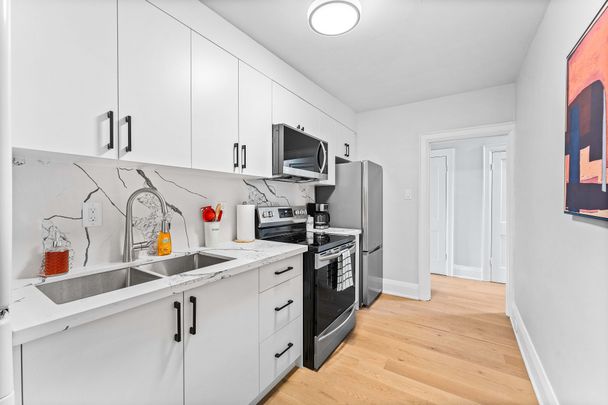 For Lease - 582 St Clair Avenue Unit# 2, Toronto, Ontario - Photo 1