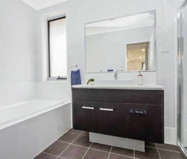 Beautiful Family Home - Great Location! - Photo 6