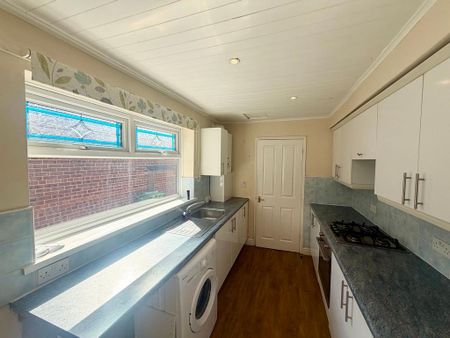 2 bedroom terraced house to rent - Photo 4