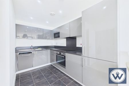 Apartment to Rent: Waterside Heights, Booth Road, E16 - Photo 2