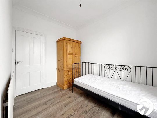 4 bedroom terraced house to rent - Photo 1