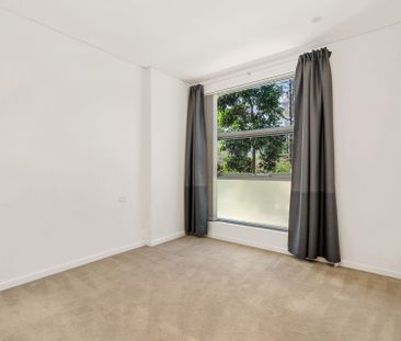 Lifestyle Living Steps from King Street - Photo 4